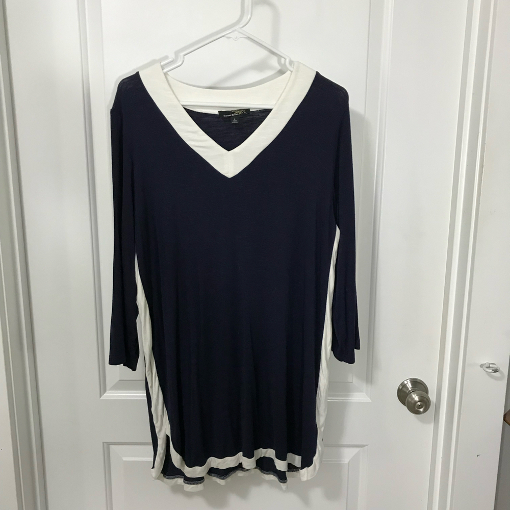 Suzanne Bistro Navy Rayon V-neck Tunic Size Large
